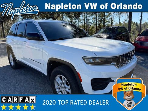 Used 2023 Jeep Grand Cherokee Laredo w/ Luxury Tech Group I image 3