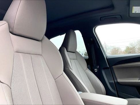 Used 2025 Audi Q5 Premium Plus w/ Premium Plus image 7