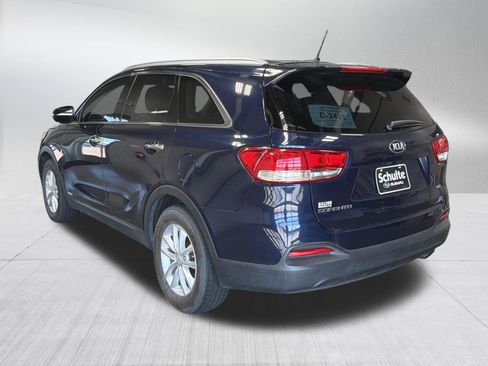 Used 2017 Kia Sorento AWD image 5