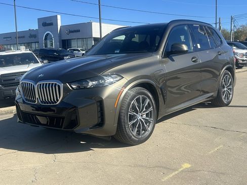 Used 2024 BMW X5 xDrive50e w/ M Sport Package image 2