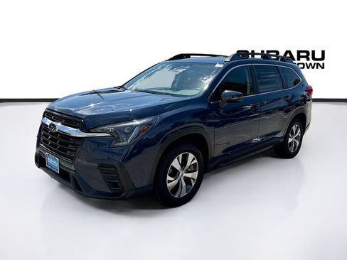 Used 2023 Subaru Ascent Premium w/ Convenience Package AWD/4WD image 3