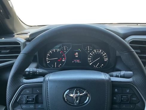 Used 2025 Toyota Tundra SR5 w/ SR5 Premium Package AWD/4WD image 13