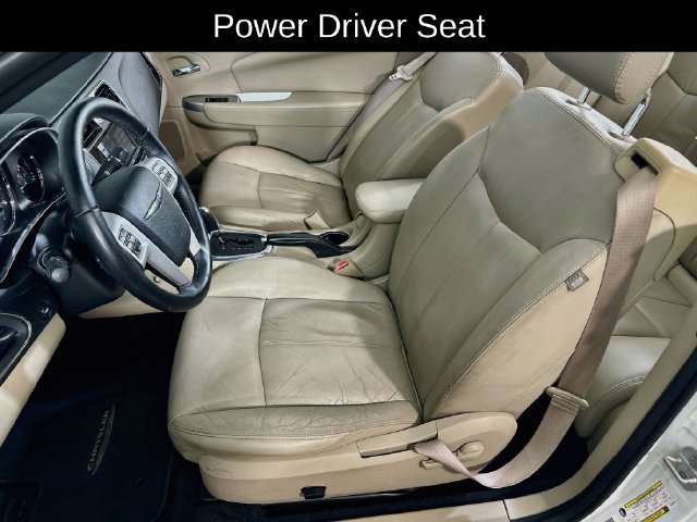 Used 2014 Chrysler 200 Limited FWD image 23