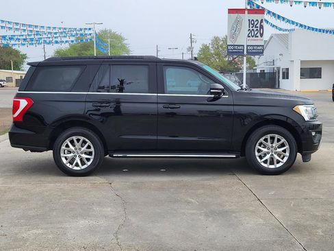 Used 2021 Ford Expedition XLT image 8