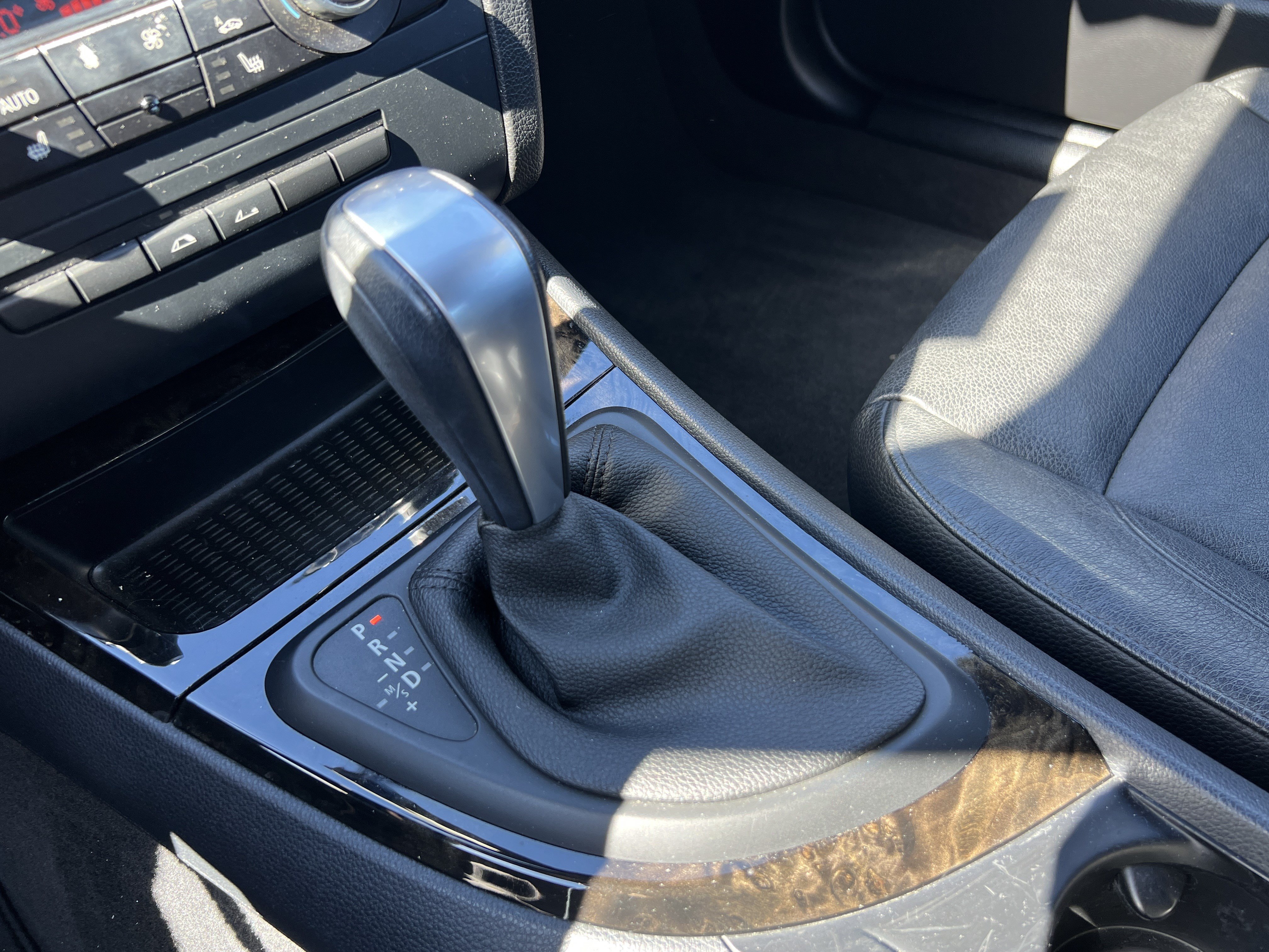 Used 2011 BMW 128i Convertible RWD image 24