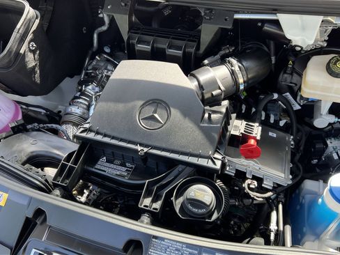 New 2025 Mercedes-Benz Sprinter 2500 image 28