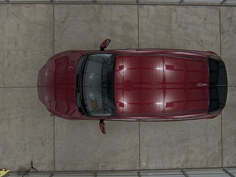 Used 2021 Toyota Venza LE image 17