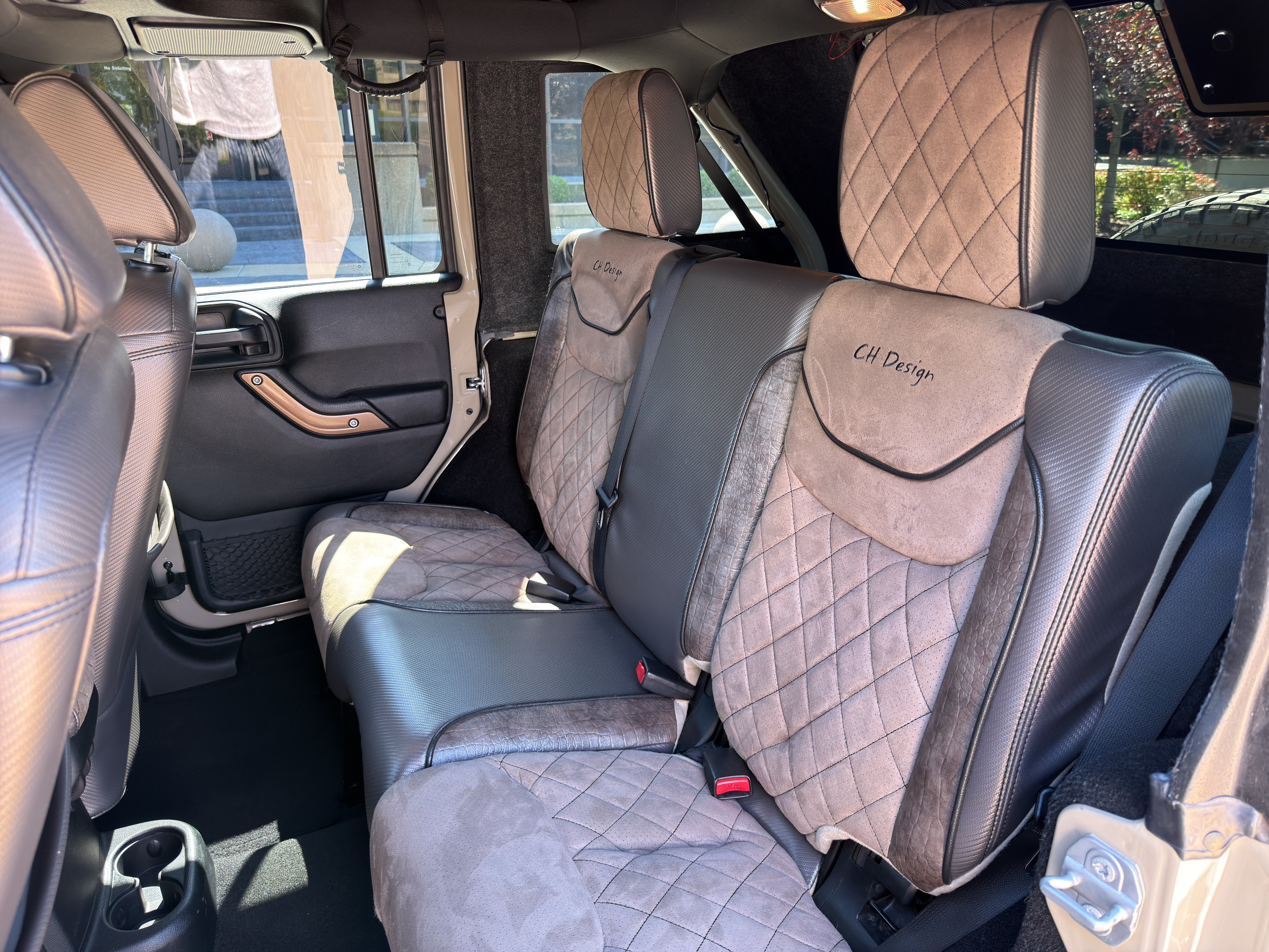Used 2018 Jeep Wrangler Unlimited Sport S AWD/4WD image 19