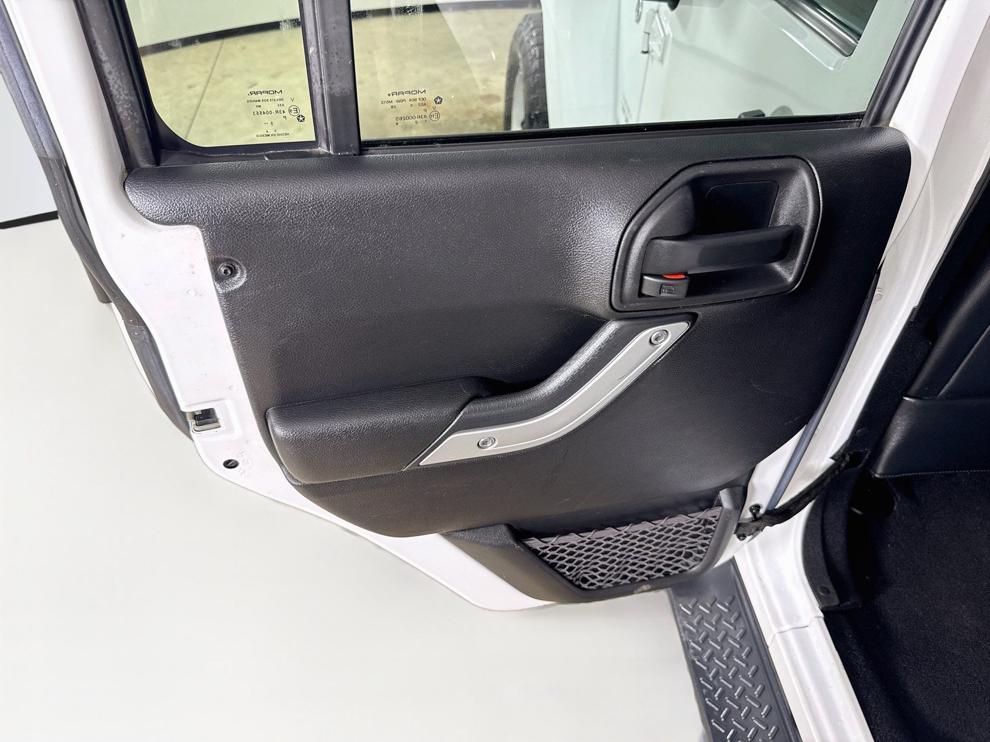 Used 2016 Jeep Wrangler Unlimited Sahara w/ Dual Top Group AWD/4WD image 21