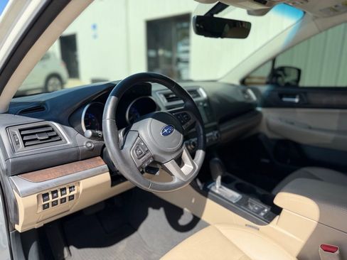 Used 2017 Subaru Outback 2.5i Limited image 14