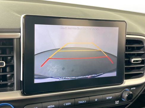 Used 2022 Hyundai Venue SEL image 13