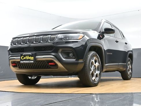 Used 2022 Jeep Compass Trailhawk image 5