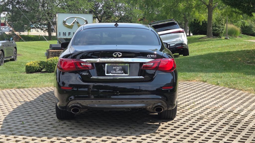 Used 2017 INFINITI Q70 3.7 w/ Sport Package AWD/4WD image 7