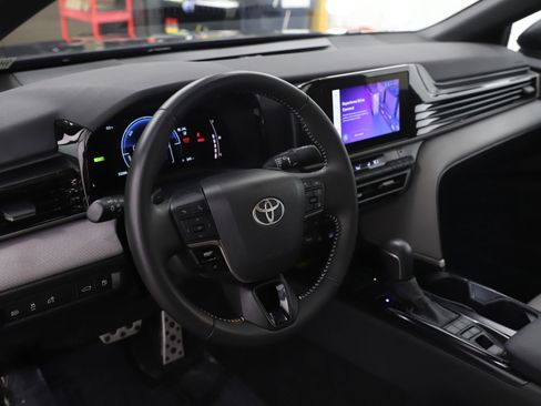 Used 2025 Toyota Camry SE AWD/4WD image 20