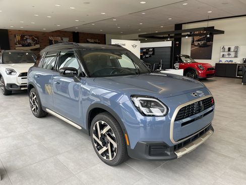 Used 2025 MINI Cooper Countryman S image 2