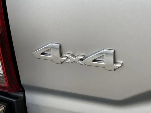 Certified 2018 Toyota Tacoma SR image 11