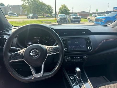 Used 2021 Nissan Kicks SR FWD image 30
