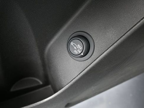 Used 2024 Chevrolet Equinox LT FWD image 21