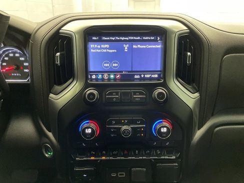 Used 2019 Chevrolet Silverado 1500 LT Trail Boss AWD/4WD image 15