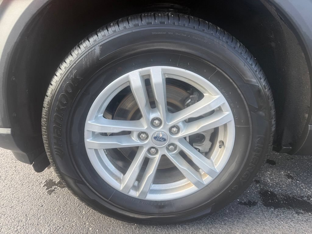 Used 2024 Ford Explorer XLT w/ Equipment Group 202A AWD/4WD image 10