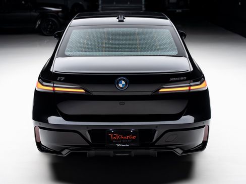 Used 2023 BMW i7 xDrive60 w/ Executive Package 2 image 24