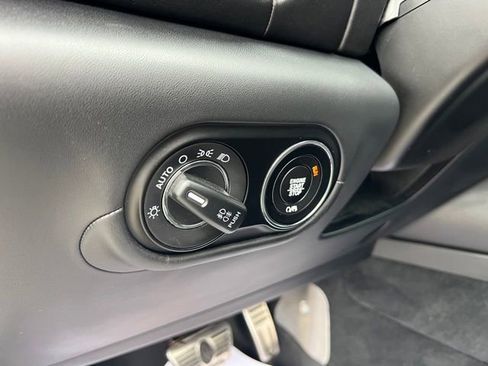 Used 2019 Maserati Levante S GranSport image 17