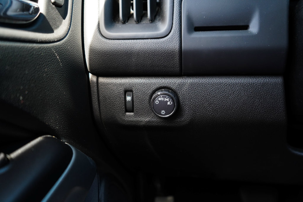 Used 2022 Chevrolet Colorado LT w/ Safety Package RWD image 28