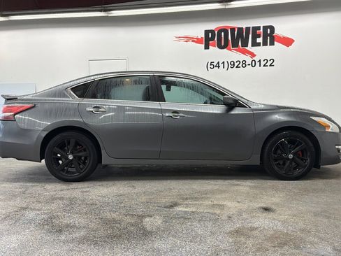 Used 2014 Nissan Altima 2.5 S image 2