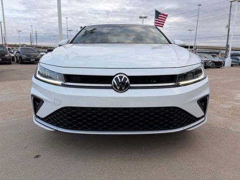 Used 2025 Volkswagen Jetta S image 2