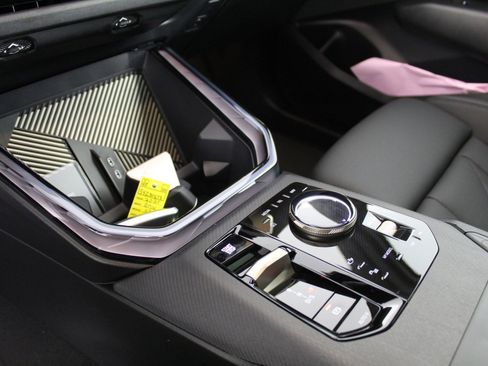 Used 2025 BMW X3 xDrive30i w/ Premium Package image 16