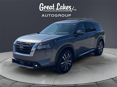Used 2022 Nissan Pathfinder Platinum w/ Cargo Package
