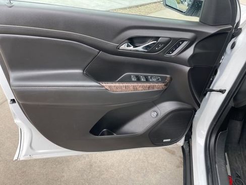 Used 2023 GMC Acadia Denali w/ Denali Ultimate Package image 16