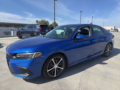 Used 2023 Honda Civic Touring image 3