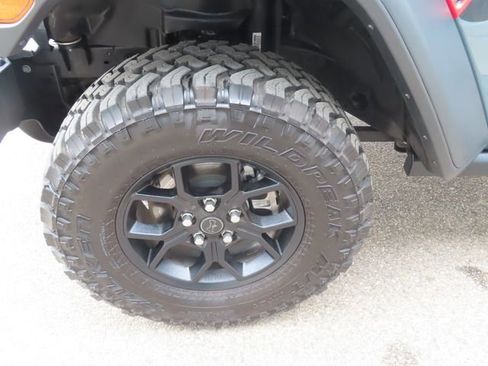 Used 2025 Jeep Wrangler Willys image 15