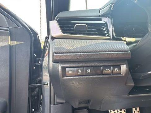 Used 2025 Toyota Camry SE FWD image 13