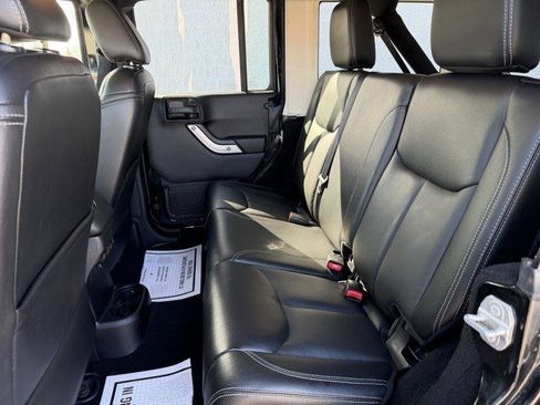 Used 2016 Jeep Wrangler Unlimited Sahara w/ Max Tow Package image 15