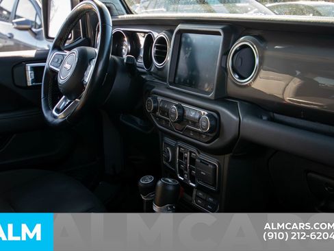 Used 2022 Jeep Wrangler Unlimited Sahara w/ Dual Top Group AWD/4WD image 16