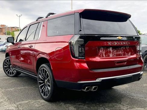 Used 2026 Chevrolet Suburban High Country AWD/4WD image 3