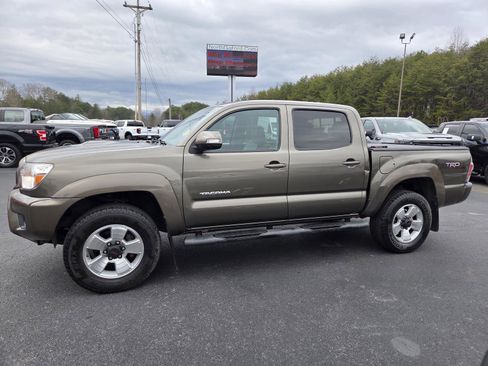 Used 2013 Toyota Tacoma PreRunner image 4