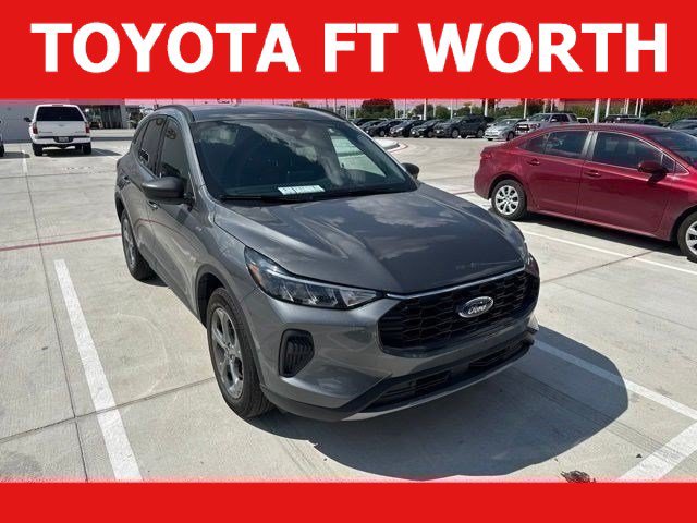Used 2025 Ford Escape ST-Line AWD/4WD image 1