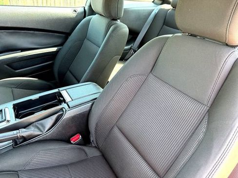 Used 2013 Ford Mustang Coupe RWD image 10