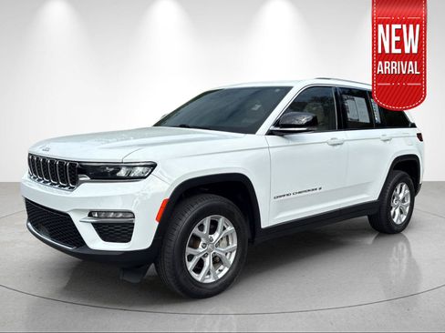 Used 2023 Jeep Grand Cherokee Limited AWD/4WD image 1