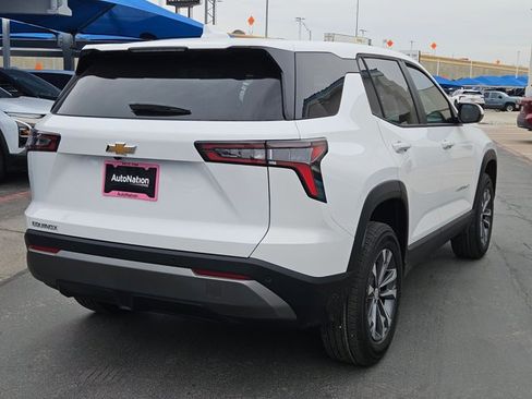 New 2026 Chevrolet Equinox LT image 2