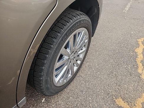 Used 2012 Lincoln MKX AWD image 8