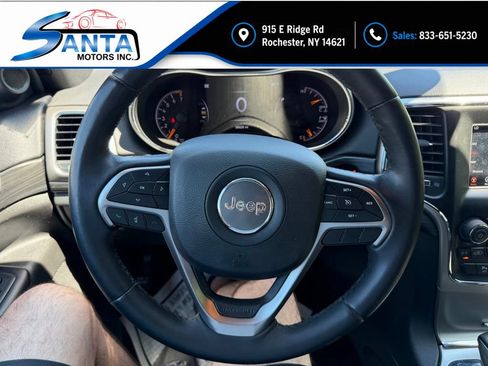 Used 2019 Jeep Grand Cherokee Laredo AWD/4WD image 7