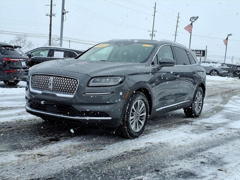 Certified 2023 Lincoln Nautilus AWD w/ Premium Package image 3