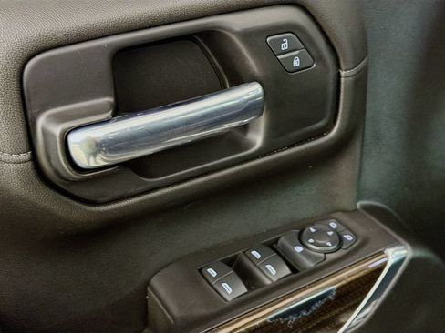 Used 2021 Chevrolet Silverado 1500 LT Trail Boss w/ Convenience Package II AWD/4WD image 17