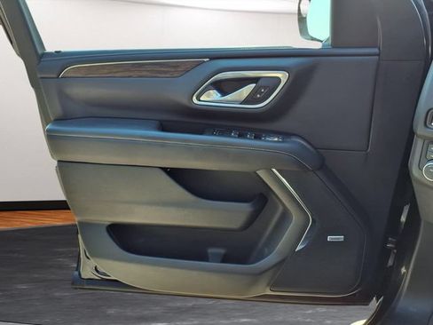 Used 2022 Chevrolet Tahoe Premier AWD/4WD image 16