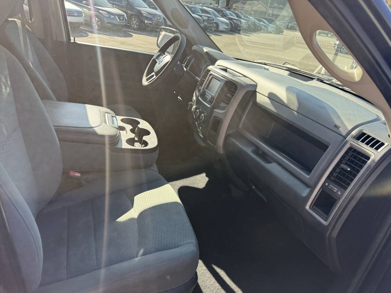 Used 2017 RAM 1500 Express AWD/4WD image 14
