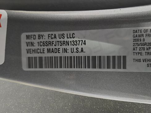 Used 2024 RAM 1500 Laramie AWD/4WD image 32